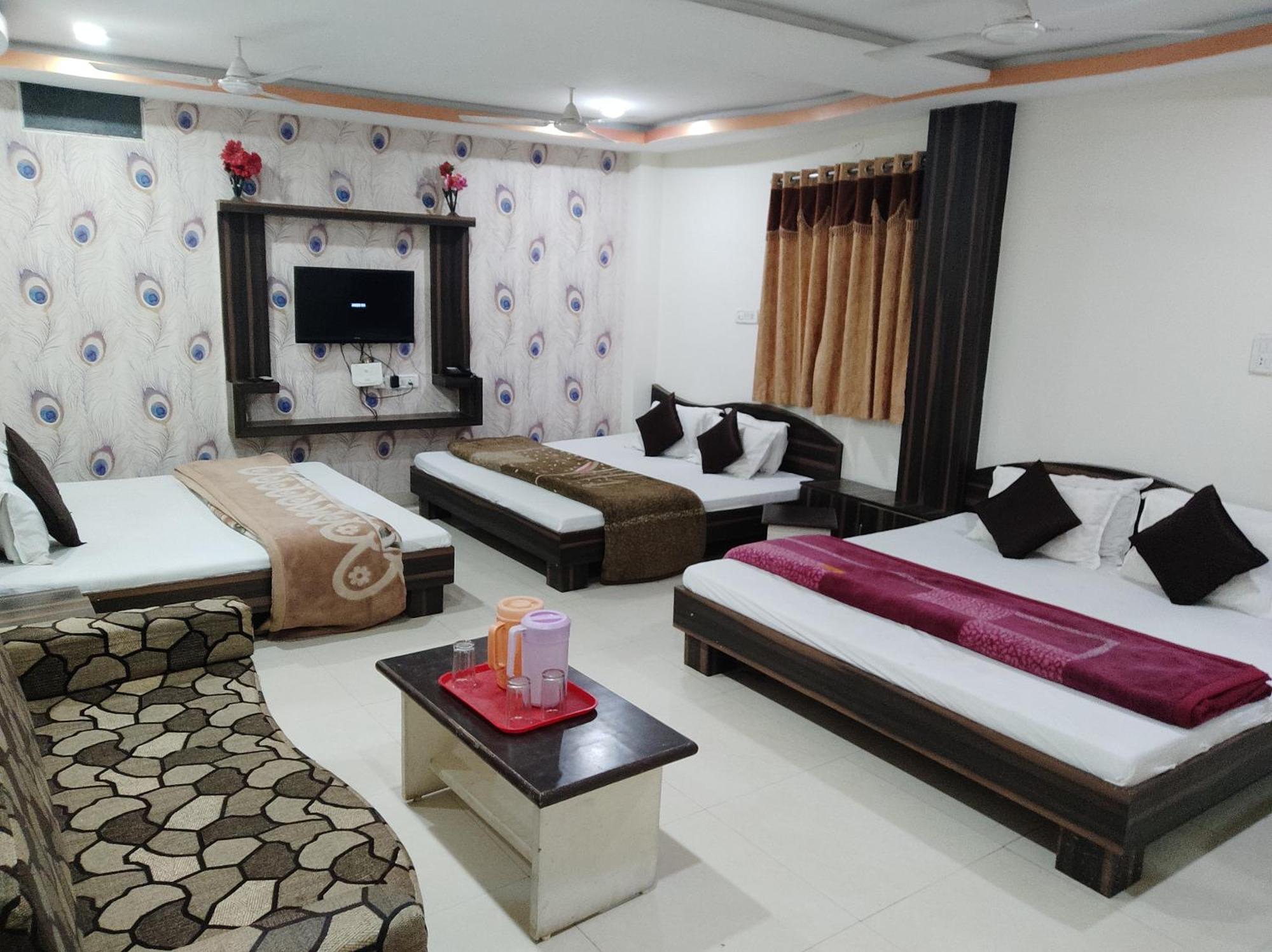 Hotel Vrandavan Palace Near Mahakal Temple Ujjain Esterno foto