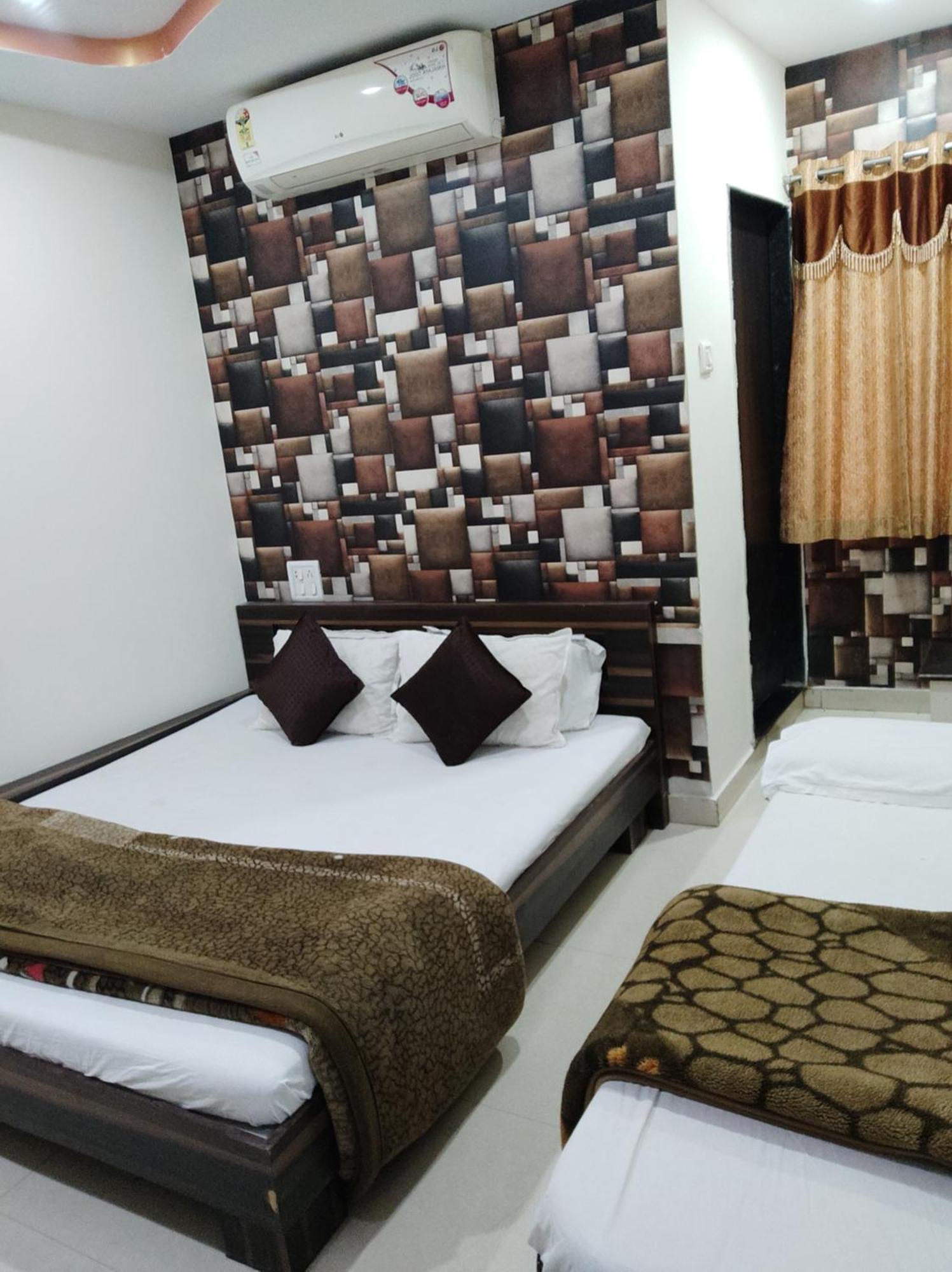 Hotel Vrandavan Palace Near Mahakal Temple Ujjain Esterno foto