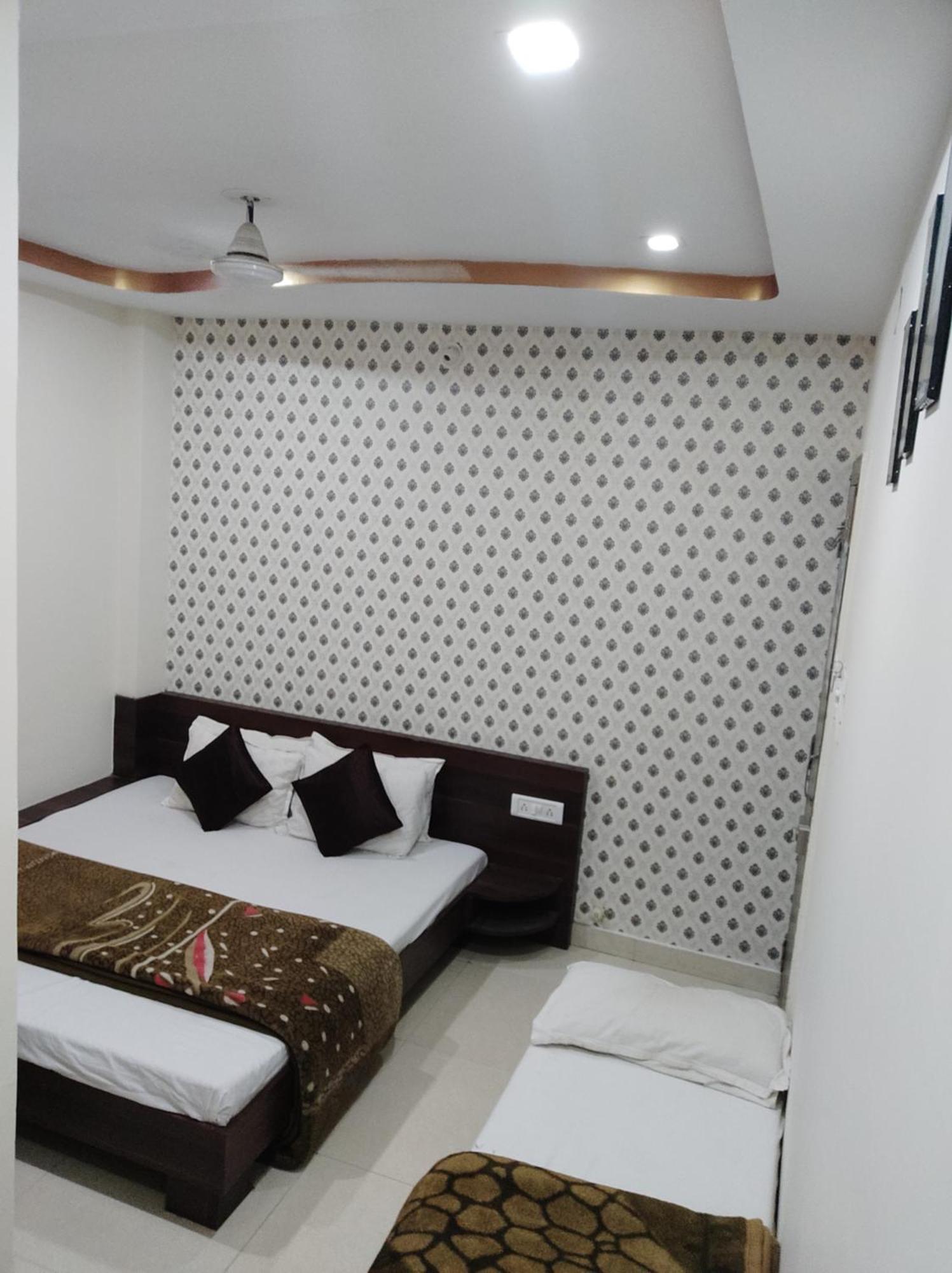Hotel Vrandavan Palace Near Mahakal Temple Ujjain Esterno foto