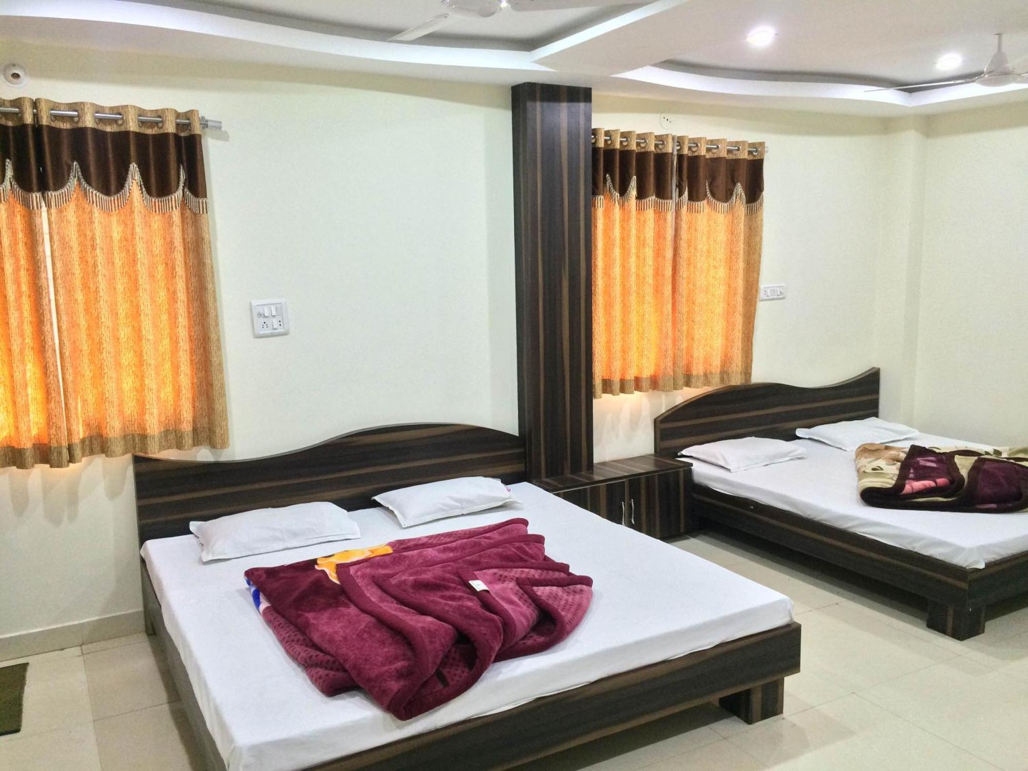 Hotel Vrandavan Palace Near Mahakal Temple Ujjain Esterno foto