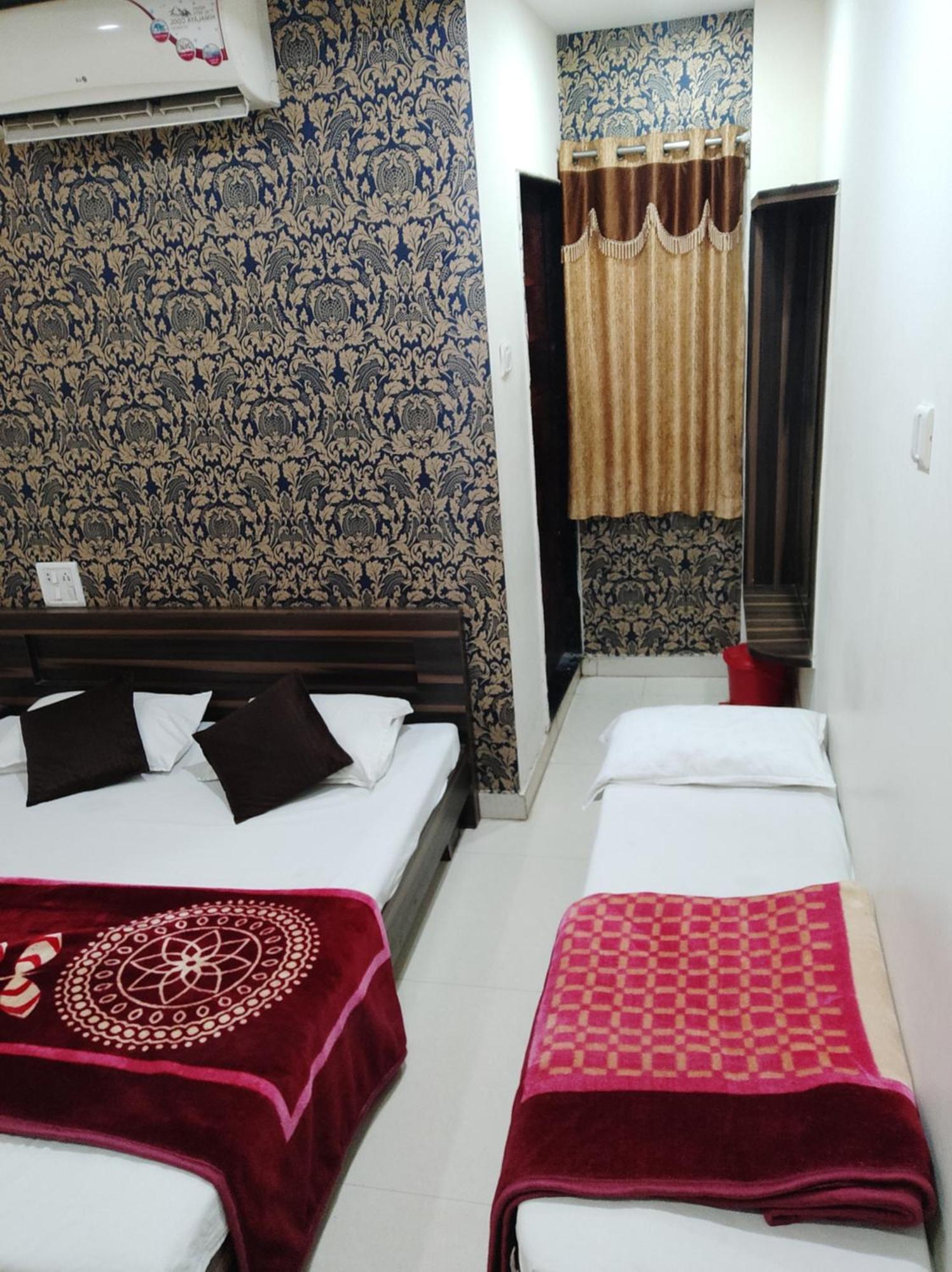Hotel Vrandavan Palace Near Mahakal Temple Ujjain Esterno foto