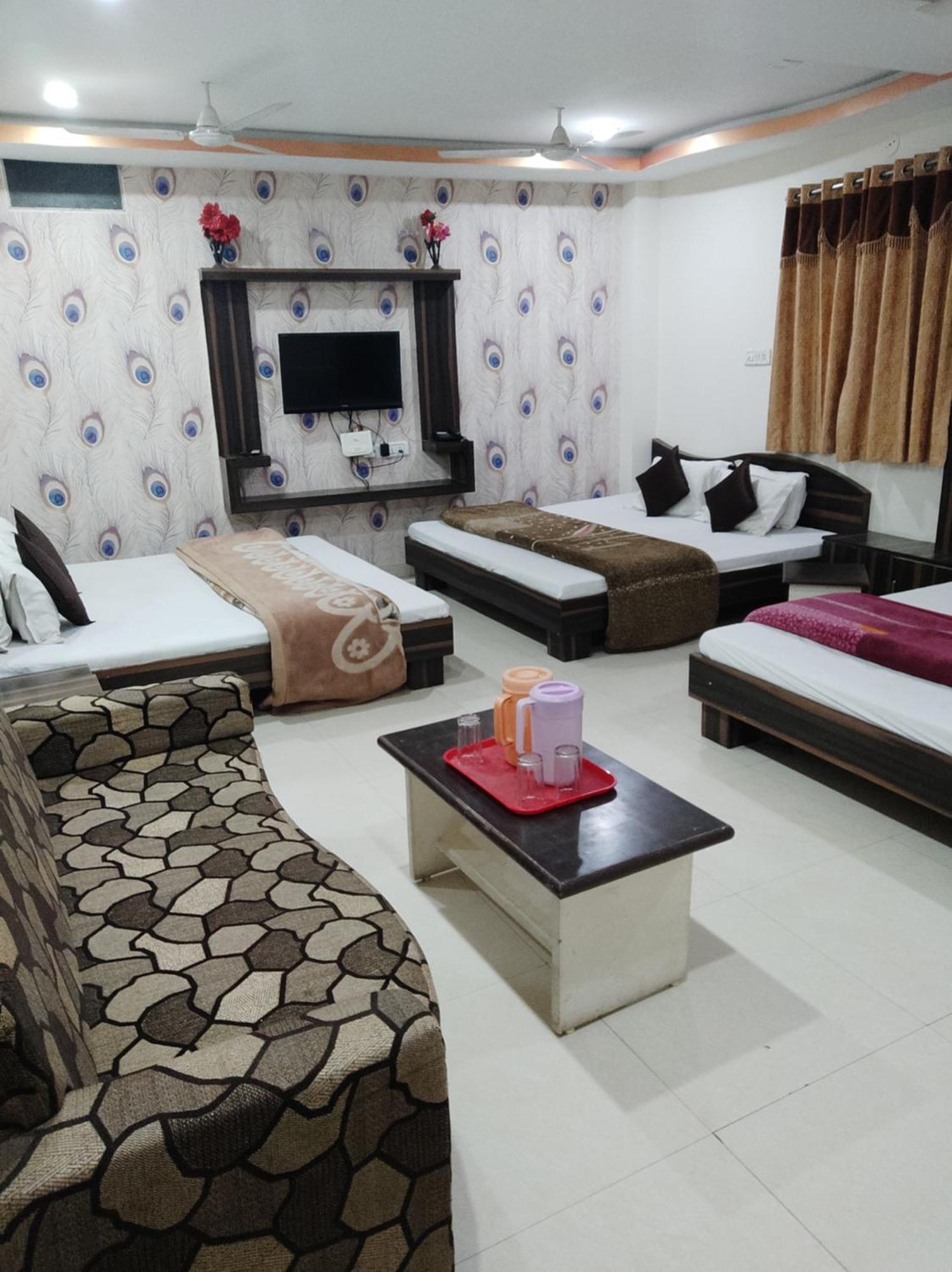 Hotel Vrandavan Palace Near Mahakal Temple Ujjain Esterno foto