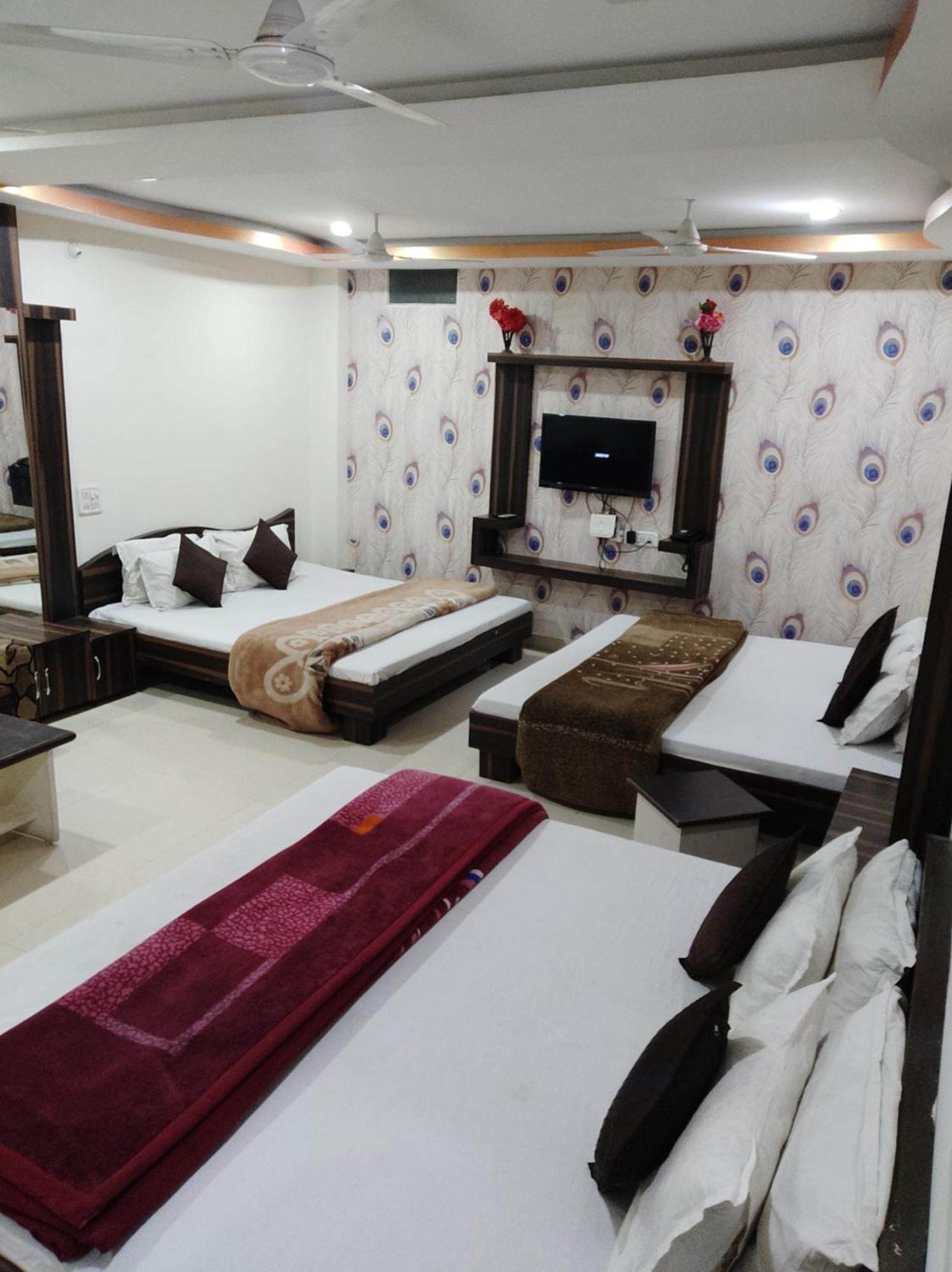Hotel Vrandavan Palace Near Mahakal Temple Ujjain Esterno foto