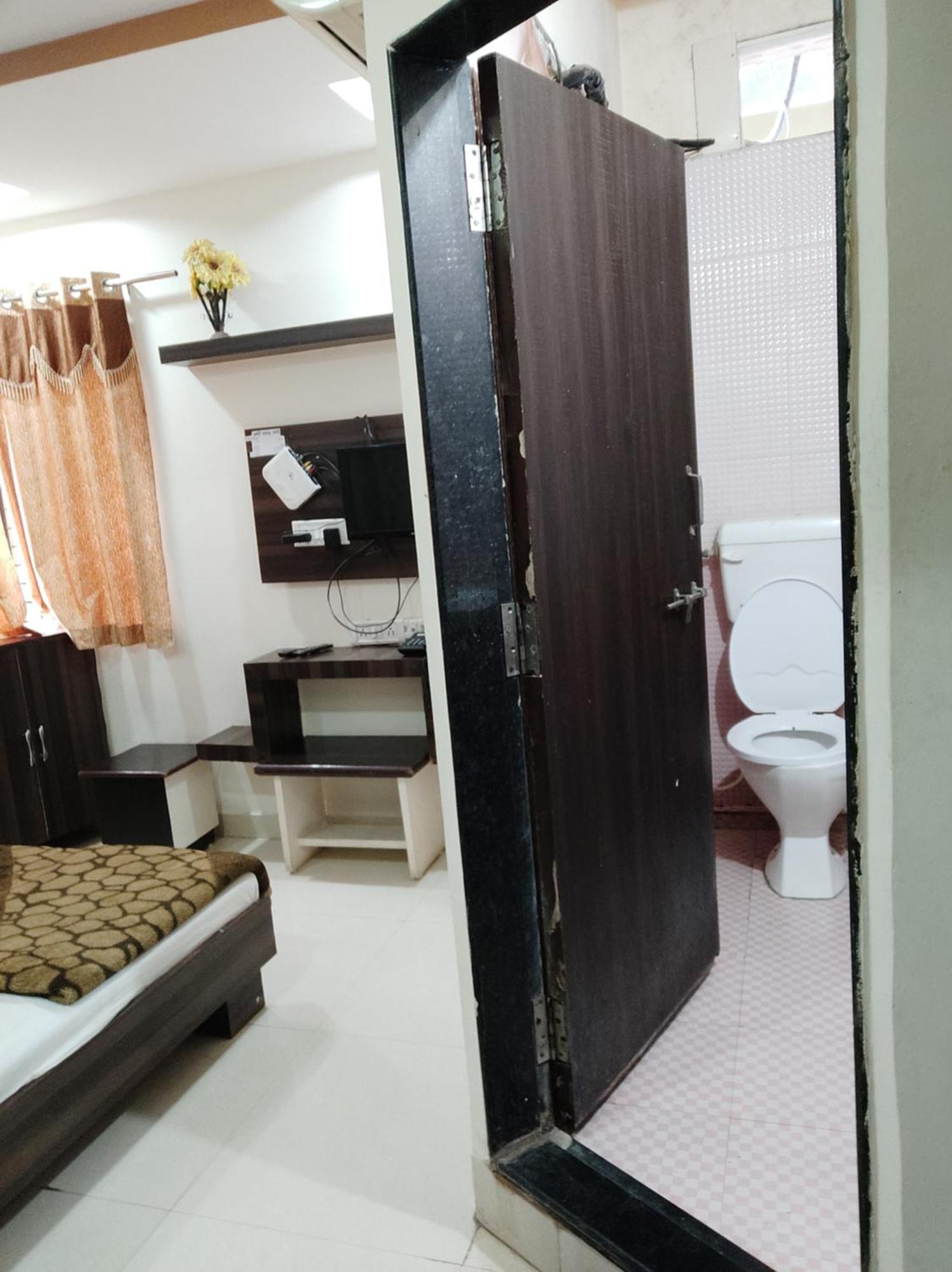 Hotel Vrandavan Palace Near Mahakal Temple Ujjain Esterno foto