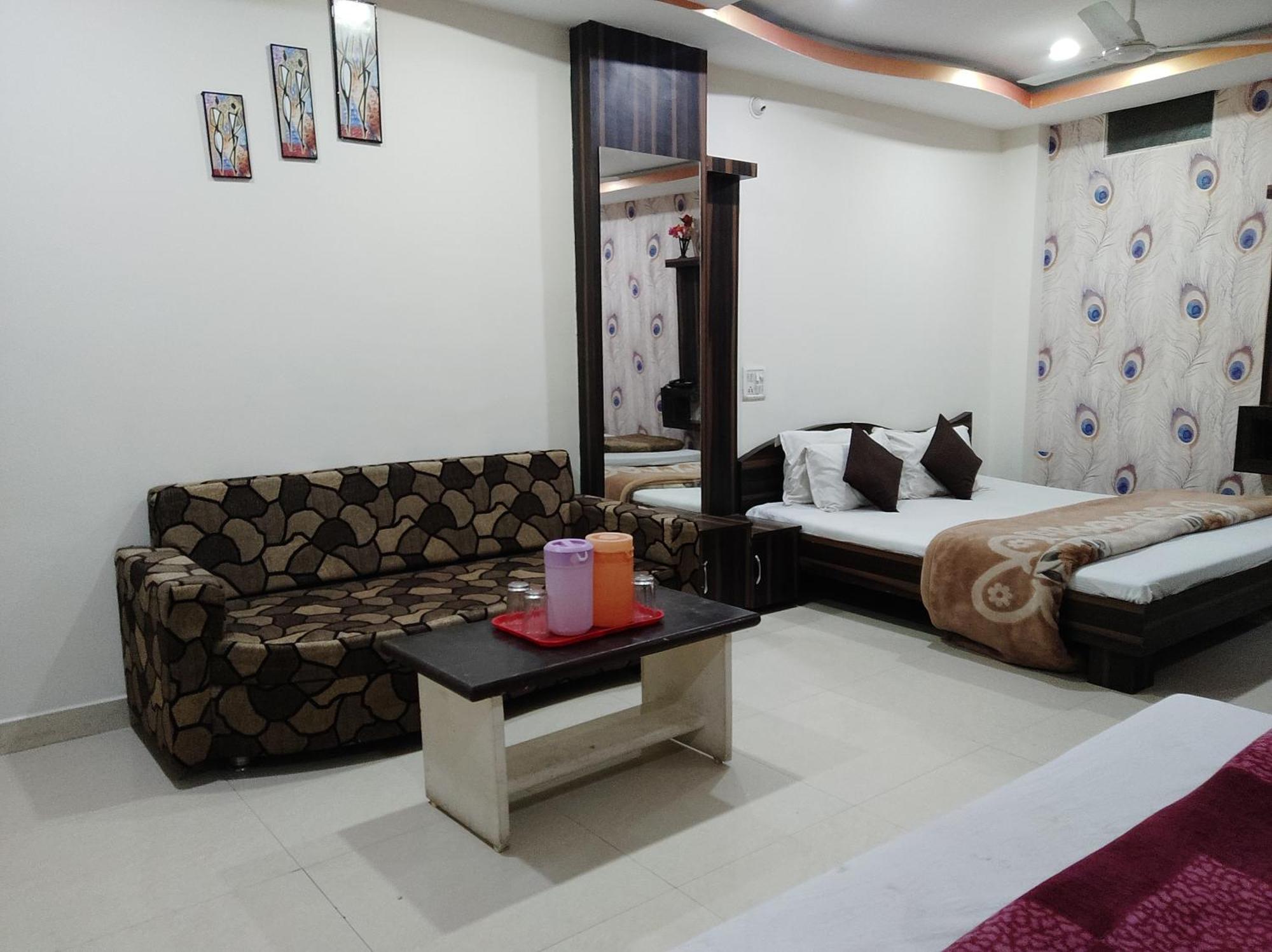 Hotel Vrandavan Palace Near Mahakal Temple Ujjain Esterno foto