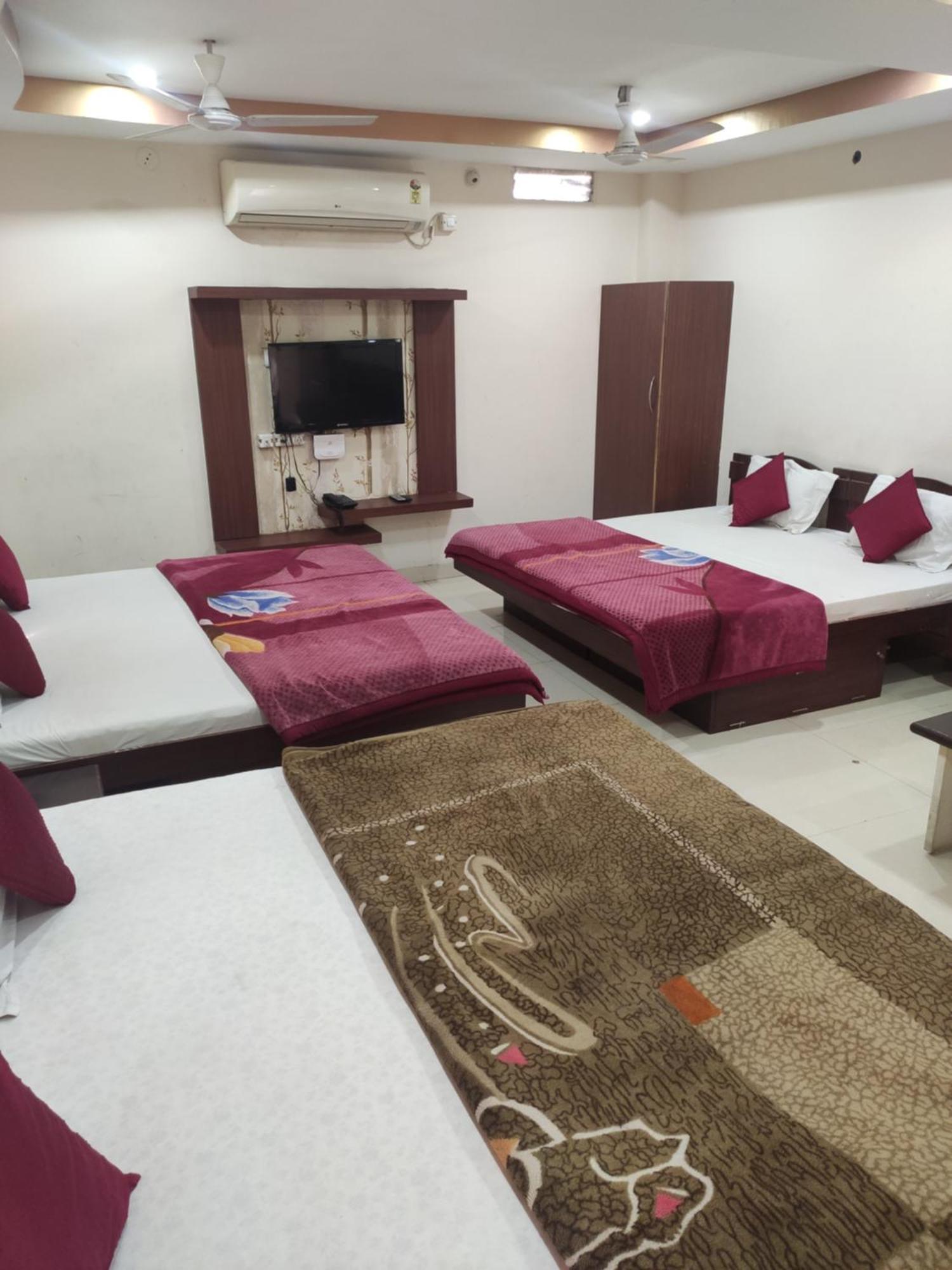 Hotel Vrandavan Palace Near Mahakal Temple Ujjain Esterno foto