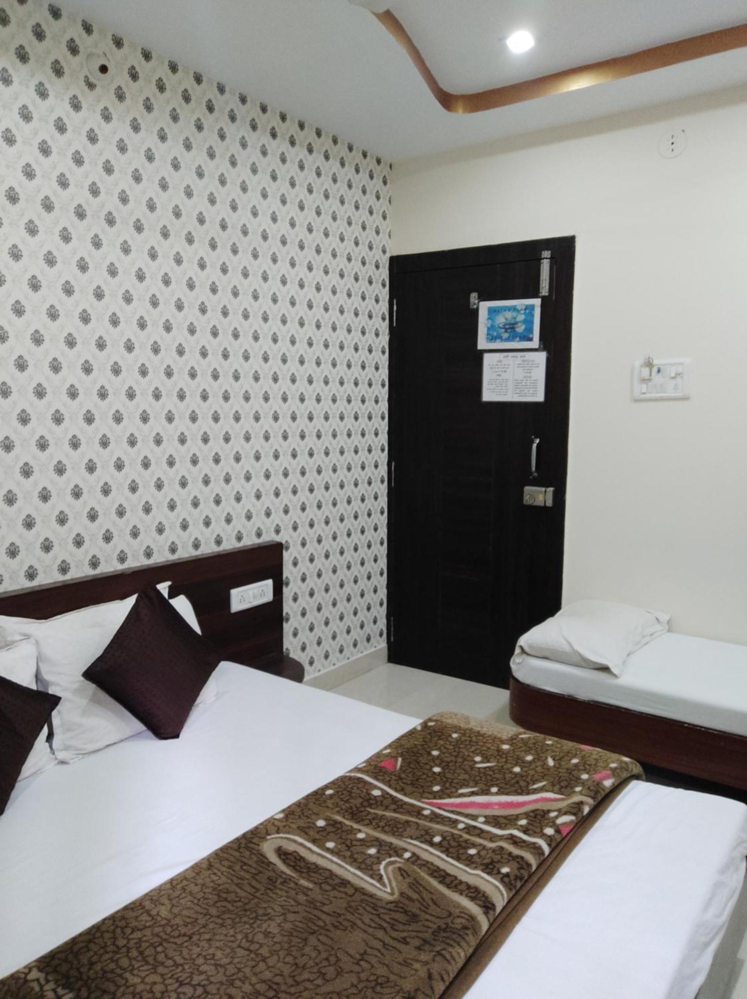 Hotel Vrandavan Palace Near Mahakal Temple Ujjain Esterno foto
